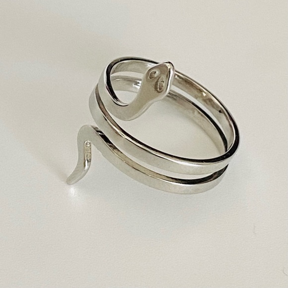 Adjustable Snake Ring - Picture 6 of 7